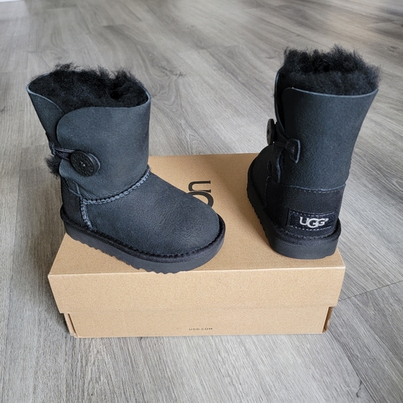 UGG Toddler Bailey Button II Water-resistant Suede Boot - Picture 1 of 10